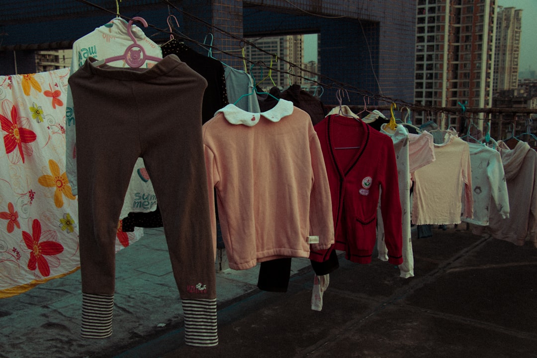 How to Manage Fast Apparel Sampling in Guangzhou Without Losing Production Control